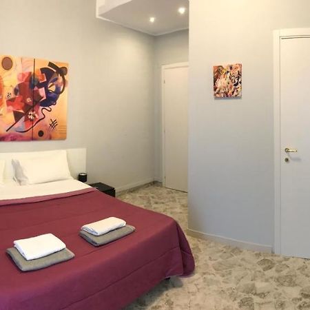 CAVOUR 124 -guest-room- Bari Extérieur photo