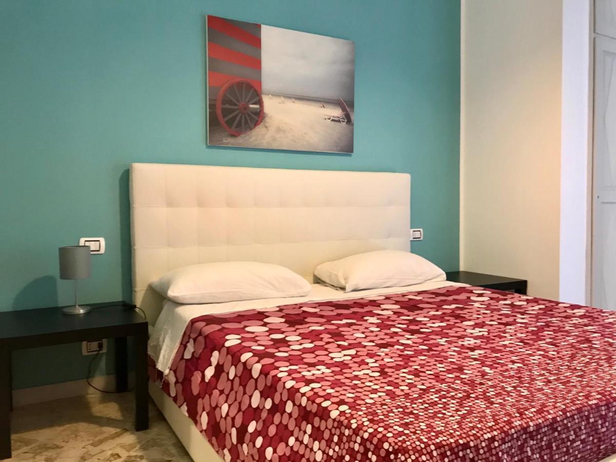 CAVOUR 124 -guest-room- Bari Extérieur photo