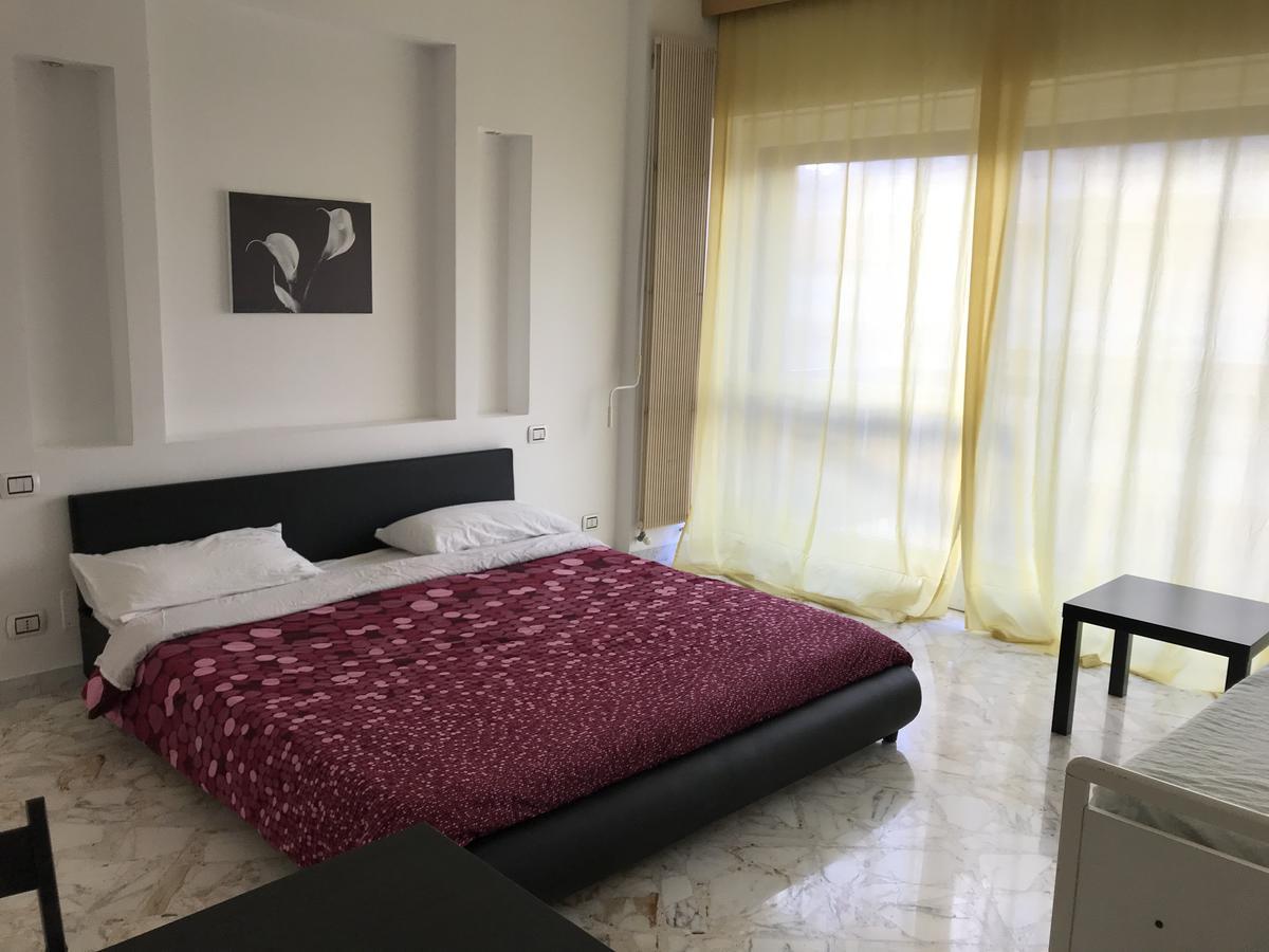 CAVOUR 124 -guest-room- Bari Extérieur photo