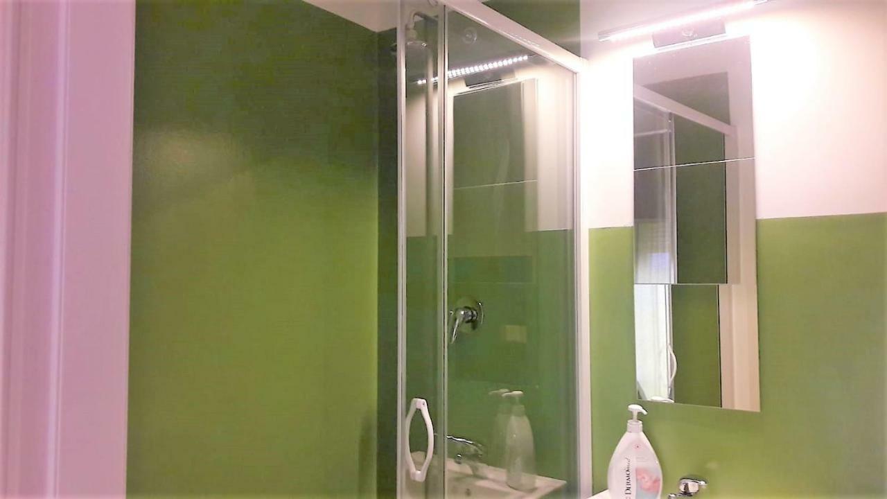 CAVOUR 124 -guest-room- Bari Extérieur photo