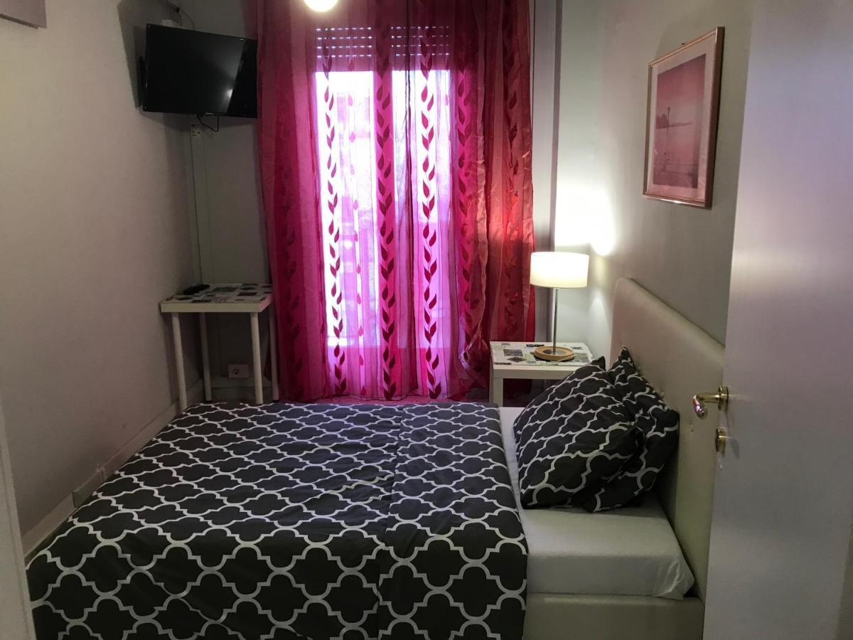 CAVOUR 124 -guest-room- Bari Extérieur photo
